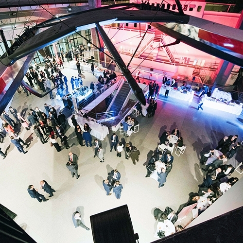 Agenzia di organizzazione eventi a Milano. Approccio strategico e creativo per ideare, pianificare e organizzare eventi corporate. Affidaci il tuo prossimo evento!